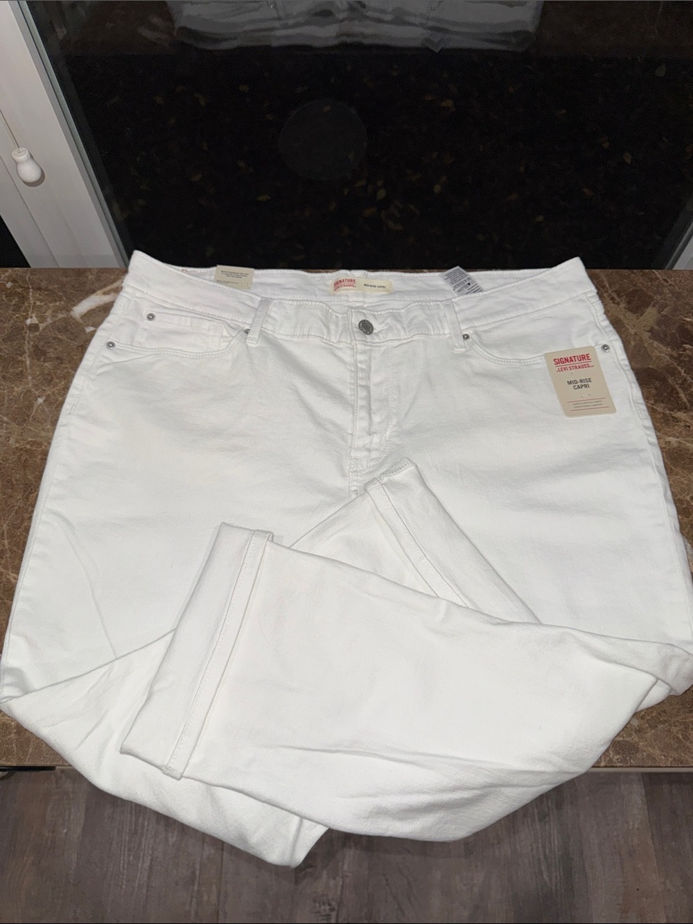 Signature by Levi Strauss Bright White Ankle Crop Jeans
